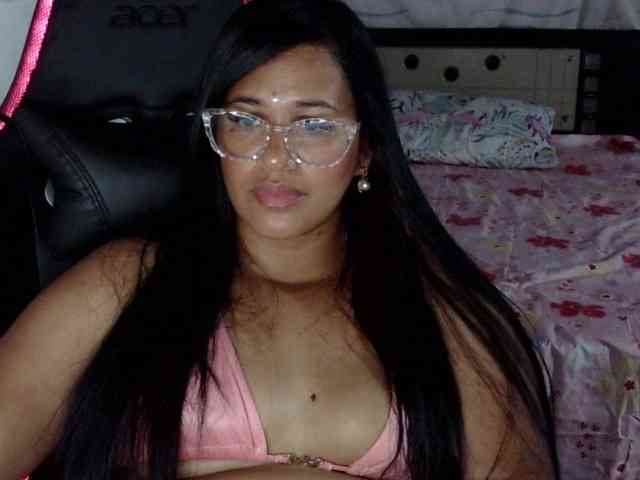 Letty33 webcam