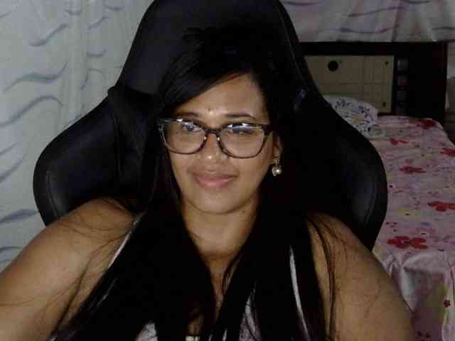 Letty33 webcam