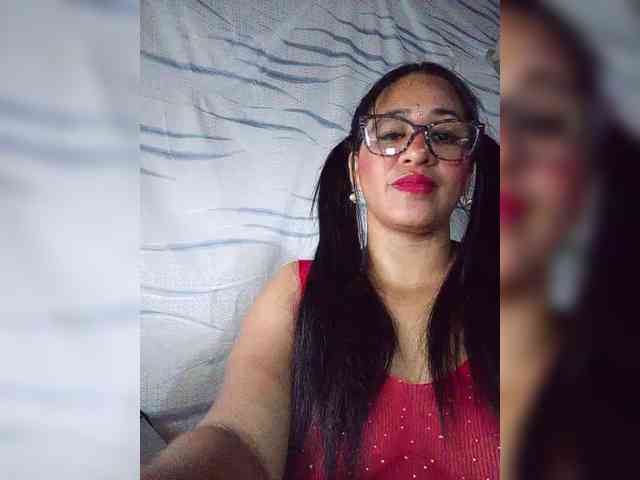 Letty33 webcam
