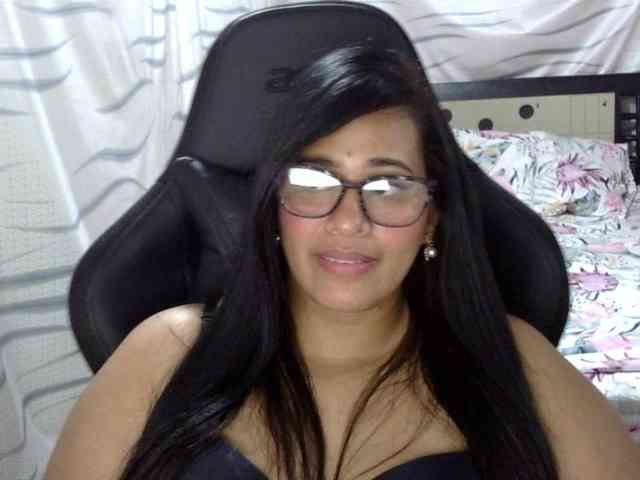 Letty33 webcam