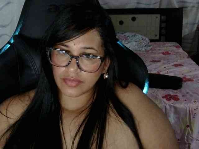 Letty33 webcam