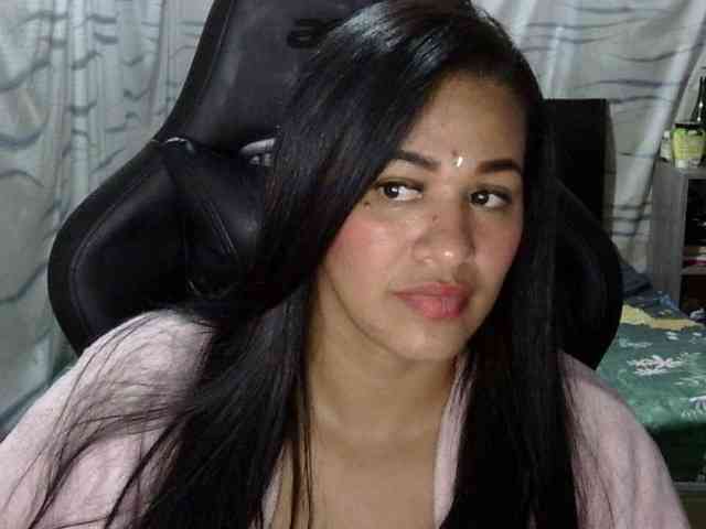 Letty33 webcam