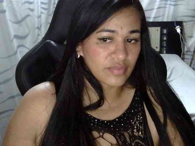Letty33 webcam
