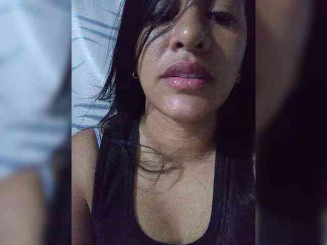 Letty33 webcam