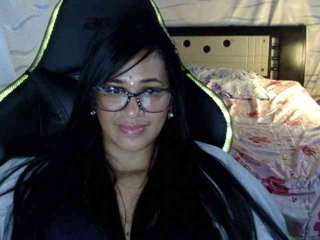 Letty33 webcam