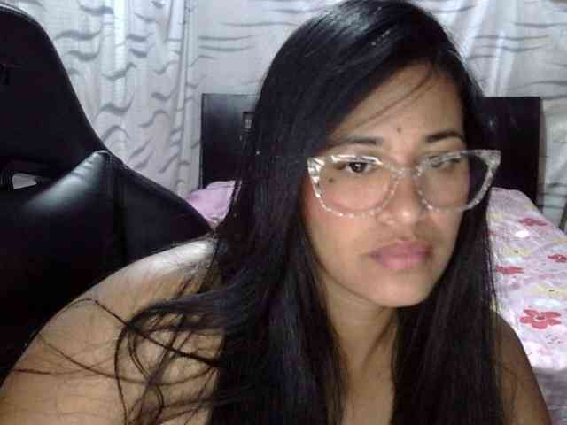 Letty33 webcam