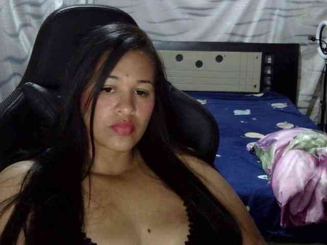 Letty33 webcam