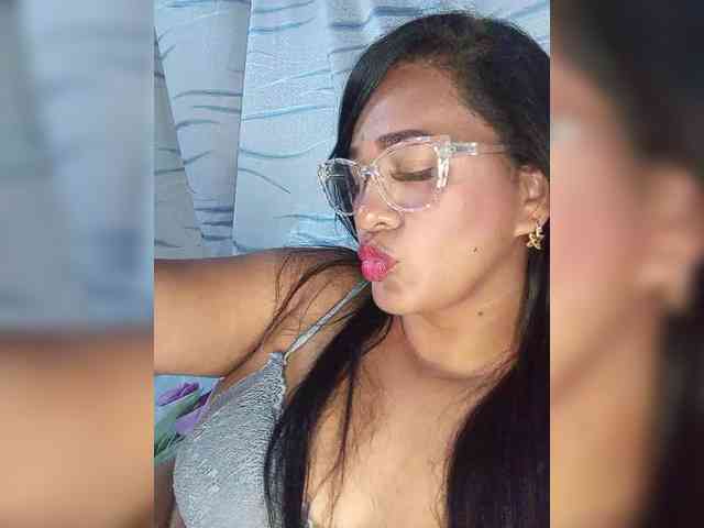 Letty33 webcam