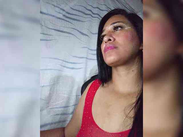 Letty33 webcam