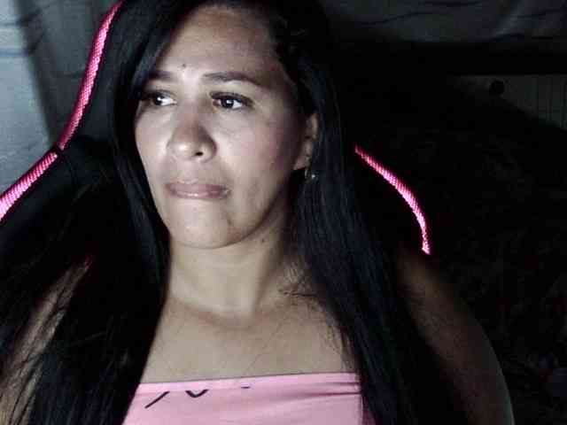 Letty33 webcam