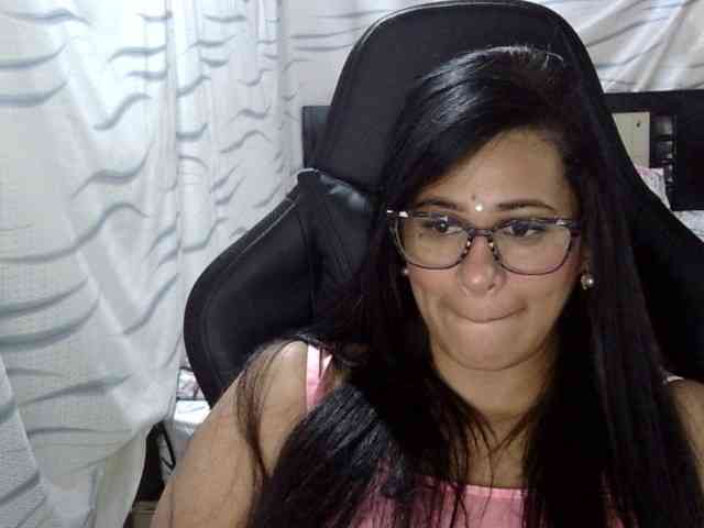 Letty33 webcam