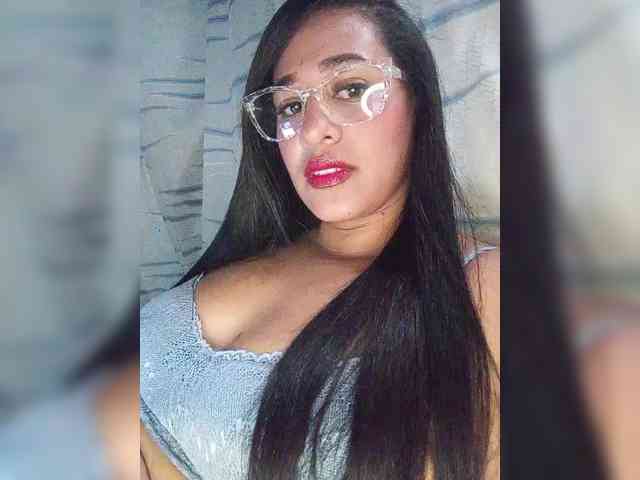 Letty33 webcam