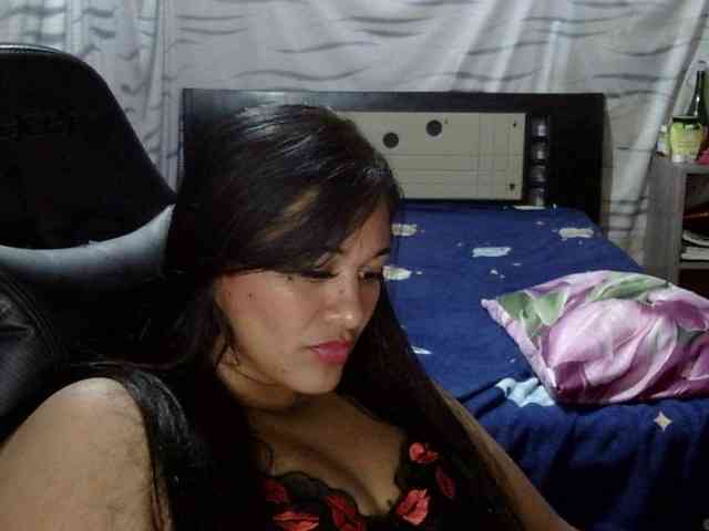 Letty33 webcam