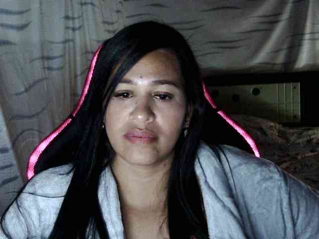 Letty33 webcam