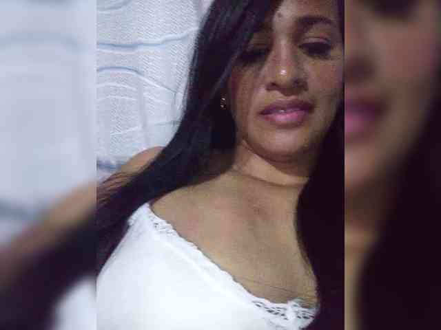 Letty33 webcam