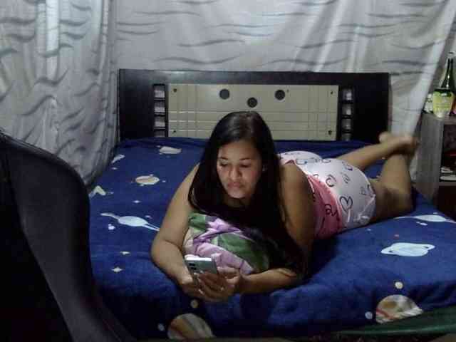Letty33 webcam