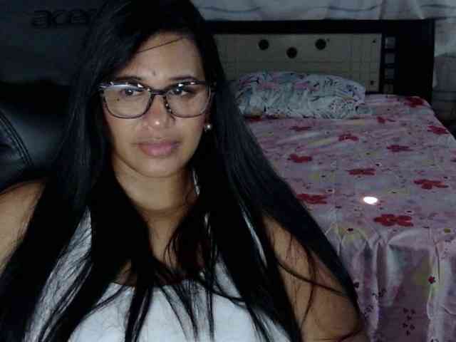 Letty33 webcam