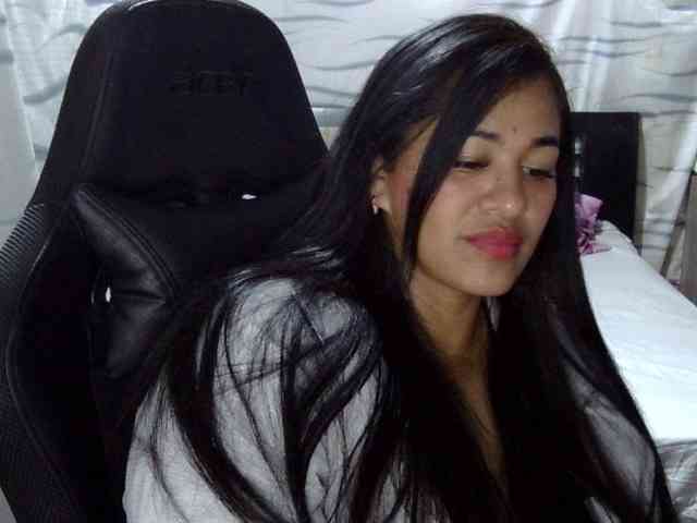 Letty33 webcam
