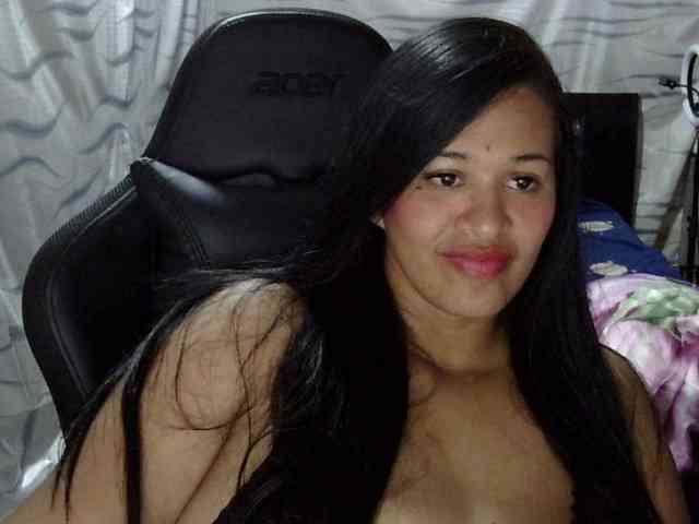 Letty33 webcam
