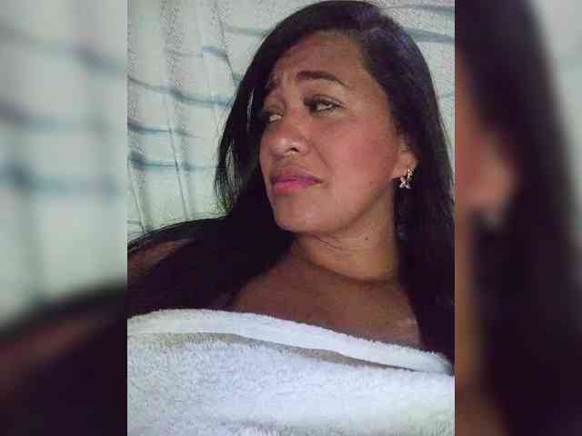 Letty33 webcam
