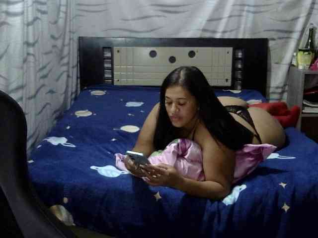 Letty33 webcam