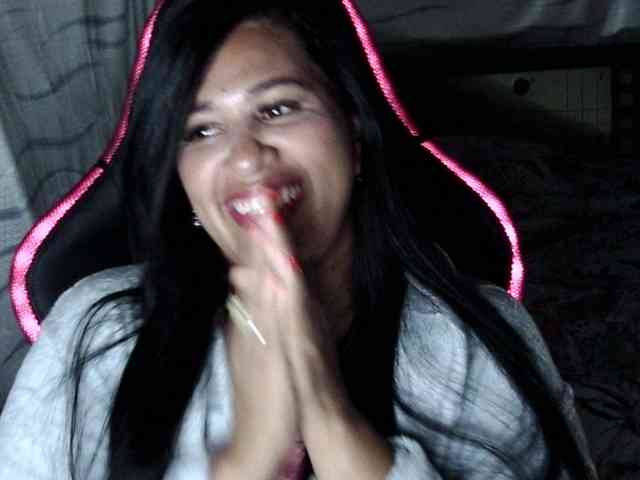 Letty33 webcam