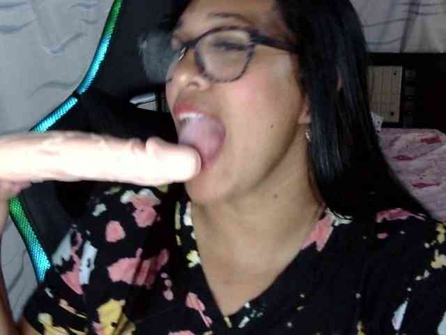 Letty33 webcam