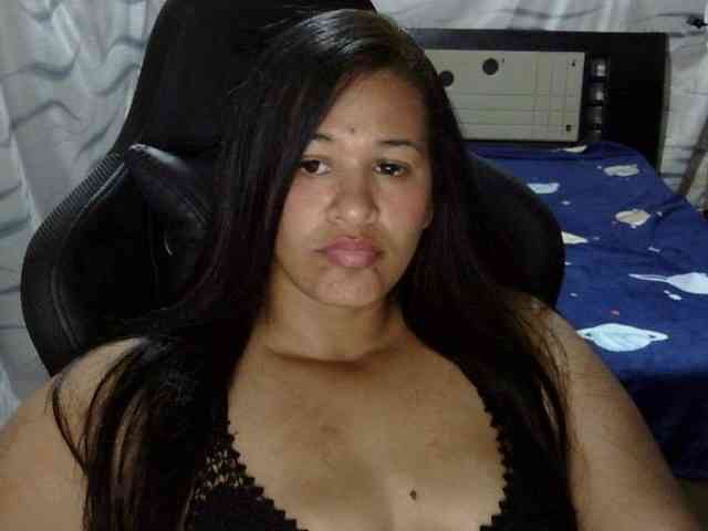 Letty33 webcam