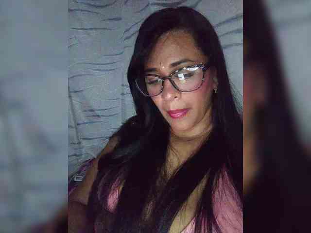 Letty33 webcam