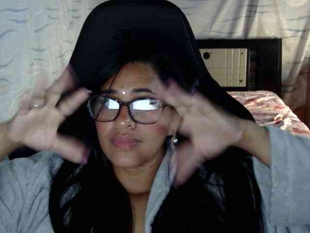 Letty33 webcam