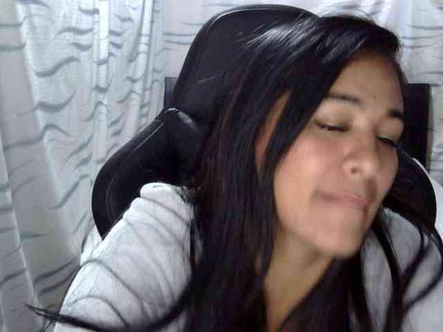 Letty33 webcam