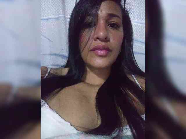 Letty33 webcam