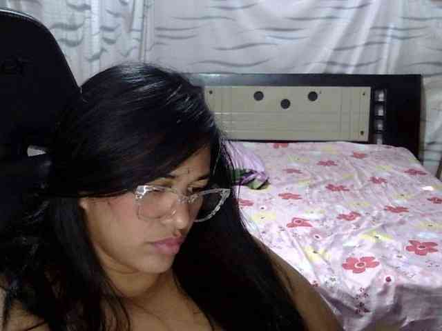 Letty33 webcam