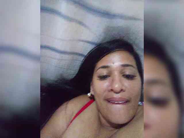 Letty33 webcam