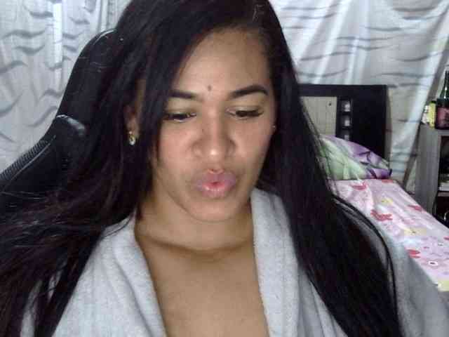 Letty33 webcam