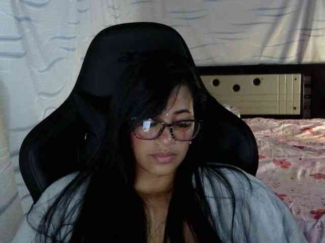 Letty33 webcam