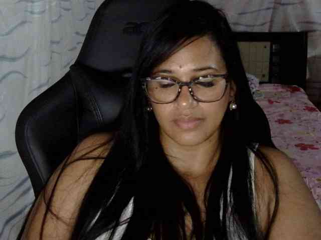 Letty33 webcam