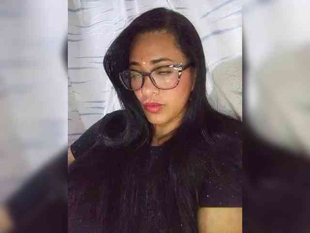 Letty33 webcam