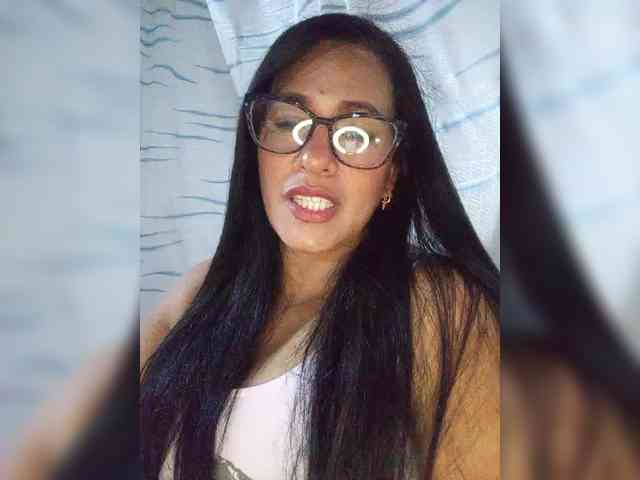 Letty33 webcam