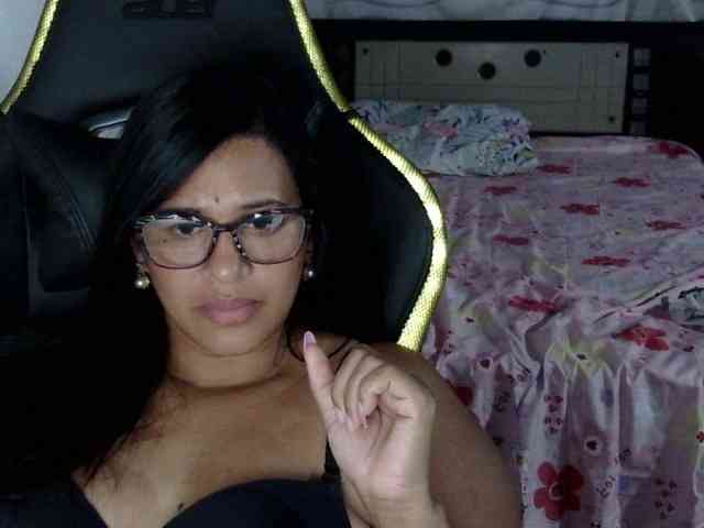 Letty33 webcam