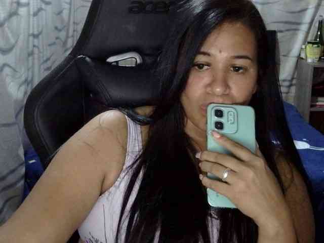 Letty33 webcam