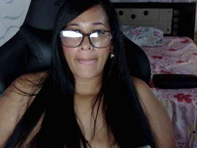 Letty33 webcam