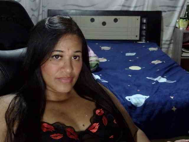 Letty33 webcam