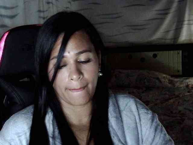 Letty33 webcam