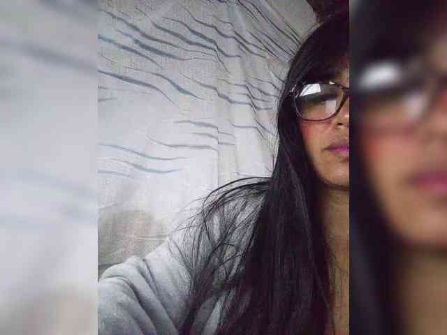 Letty33 webcam