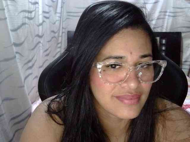 Letty33 webcam