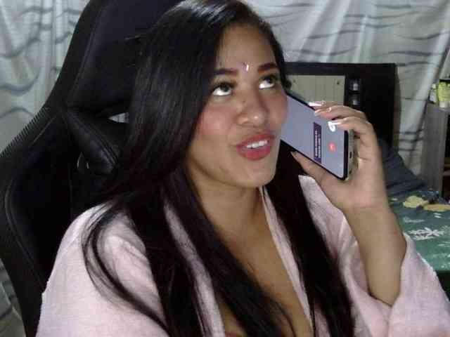 Letty33 webcam