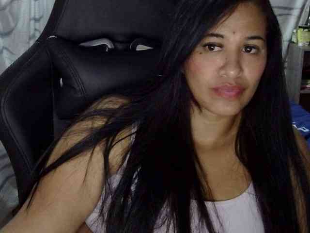 Letty33 webcam