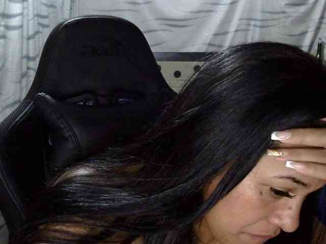 Letty33 webcam