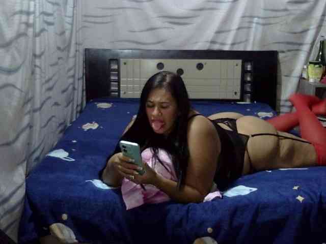 Letty33 webcam